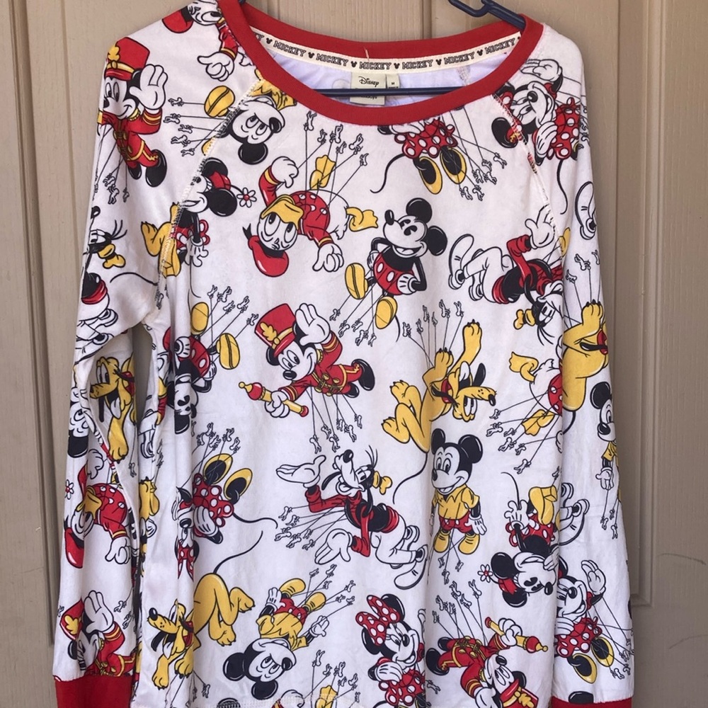 Disney Mickey Mouse puppet long sleeve super soft shirt medium NEW